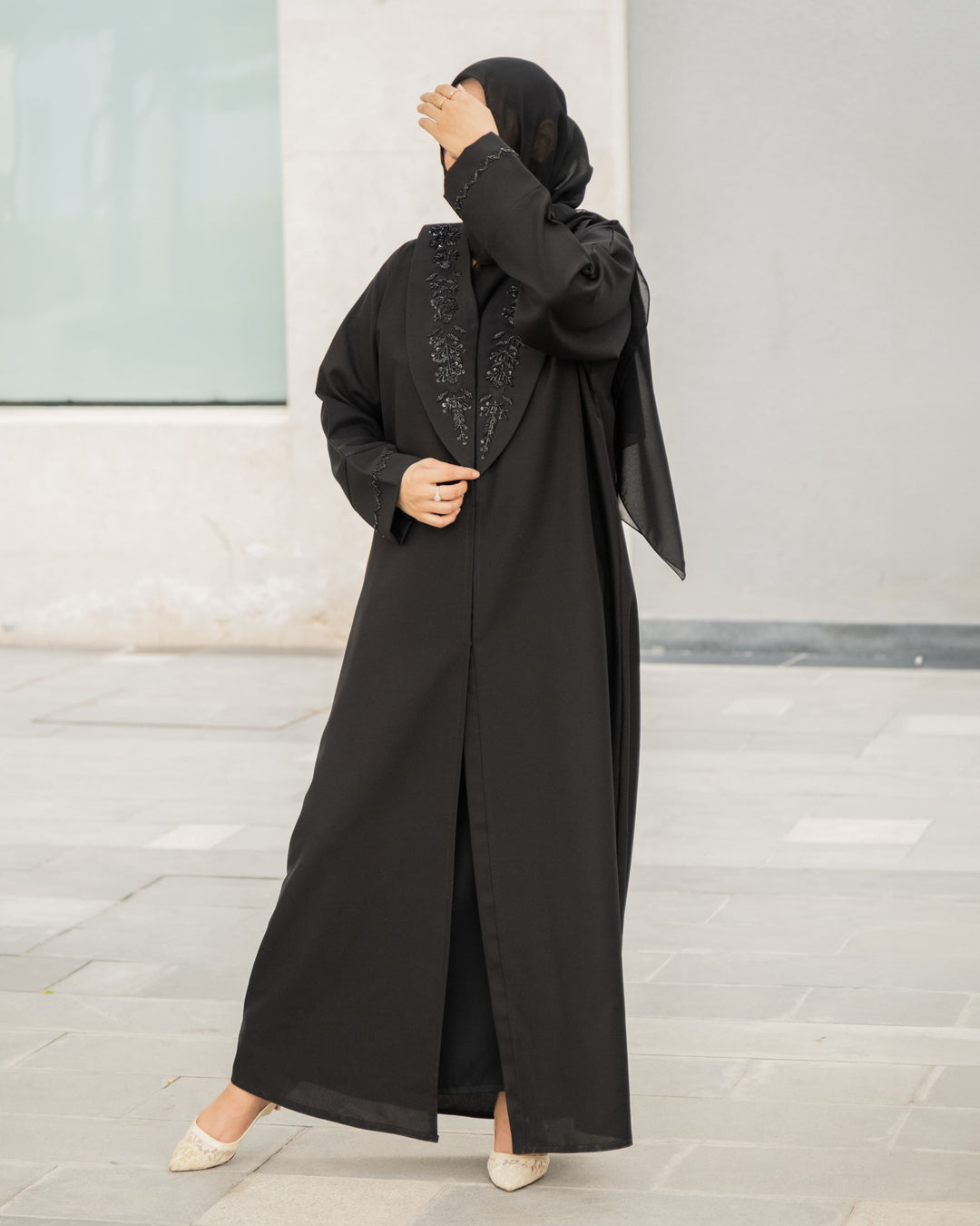 Black Emirati Abaya